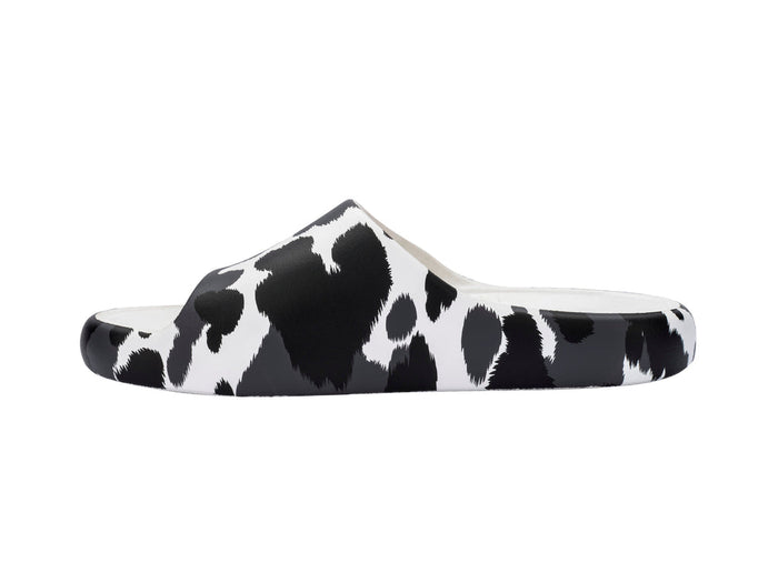 Melissa Free White and Black Slide Sandals for Women with Abstract Print – Modern, Lightweight Slip-Ons for Daily Wear