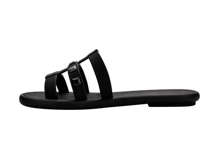 Stylish slides for women