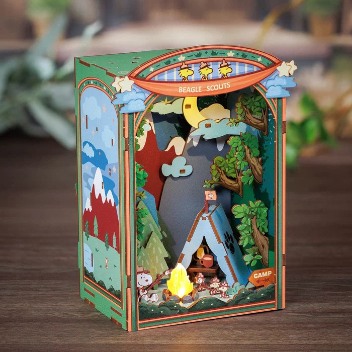 Hands Craft Peanuts - Snoopy’s Beagle Scouts DIY Miniature Book Nook Kit Figure