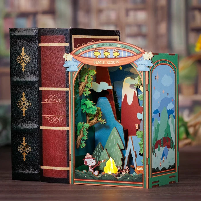 Hands Craft Peanuts - Snoopy’s Beagle Scouts DIY Miniature Book Nook Kit Figure