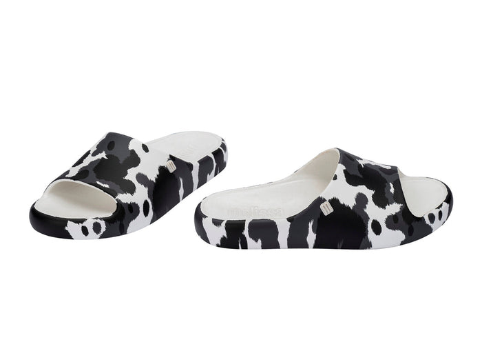 Melissa Free White and Black Slide Sandals for Women with Abstract Print – Modern, Lightweight Slip-Ons for Daily Wear