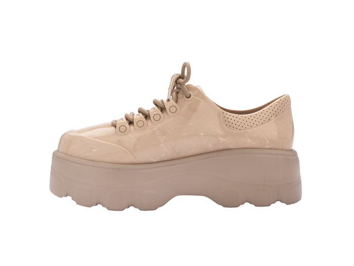 Melissa Kick Off AD Beige Heel Sneakers for Women – Stylish and comfortable beige sneakers with an elevated heel, perfect for casual and sporty outfits.