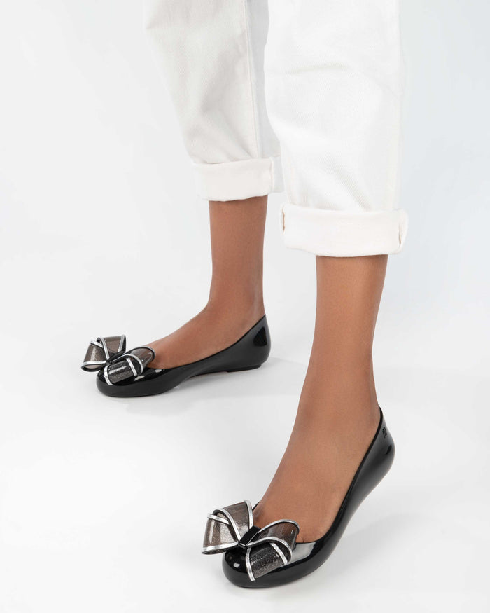 Melissa Sweet Love VI Black Ballerinas for Women – classic black flats with bow detail, elegant and comfortable ballerina shoes for daily and evening wear