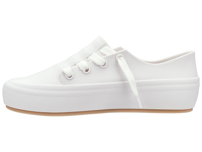 Melissa Ulitsa Casual Wear White Unisex Sneaker – Comfortable and stylish white sneaker, perfect for casual wear. Ideal for both men and women, offering a sleek design and versatile style for everyday outfits.