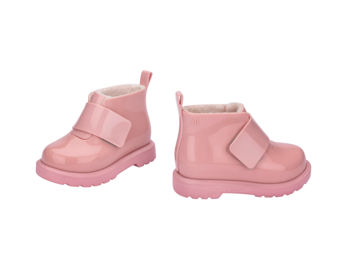 Mini Melissa Pink Chelsea Boot for Baby Girl – Stylish and comfortable slip-on boots with a classic Chelsea design, perfect for little feet.