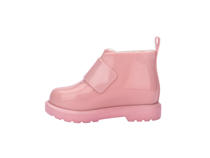 Mini Melissa Pink Chelsea Boot for Baby Girl – Stylish and comfortable slip-on boots with a classic Chelsea design, perfect for little feet.