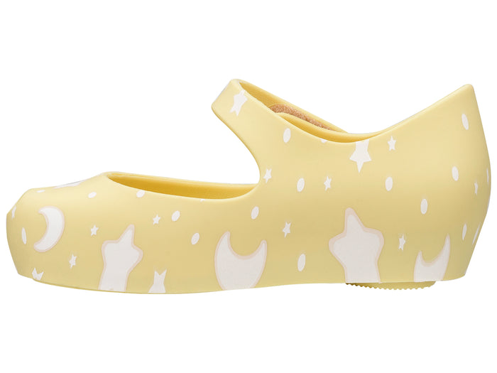 Mini Melissa Ultragirl Sweet Dreams pink baby sandals with star and moon print, comfortable lightweight kids footwear for girls