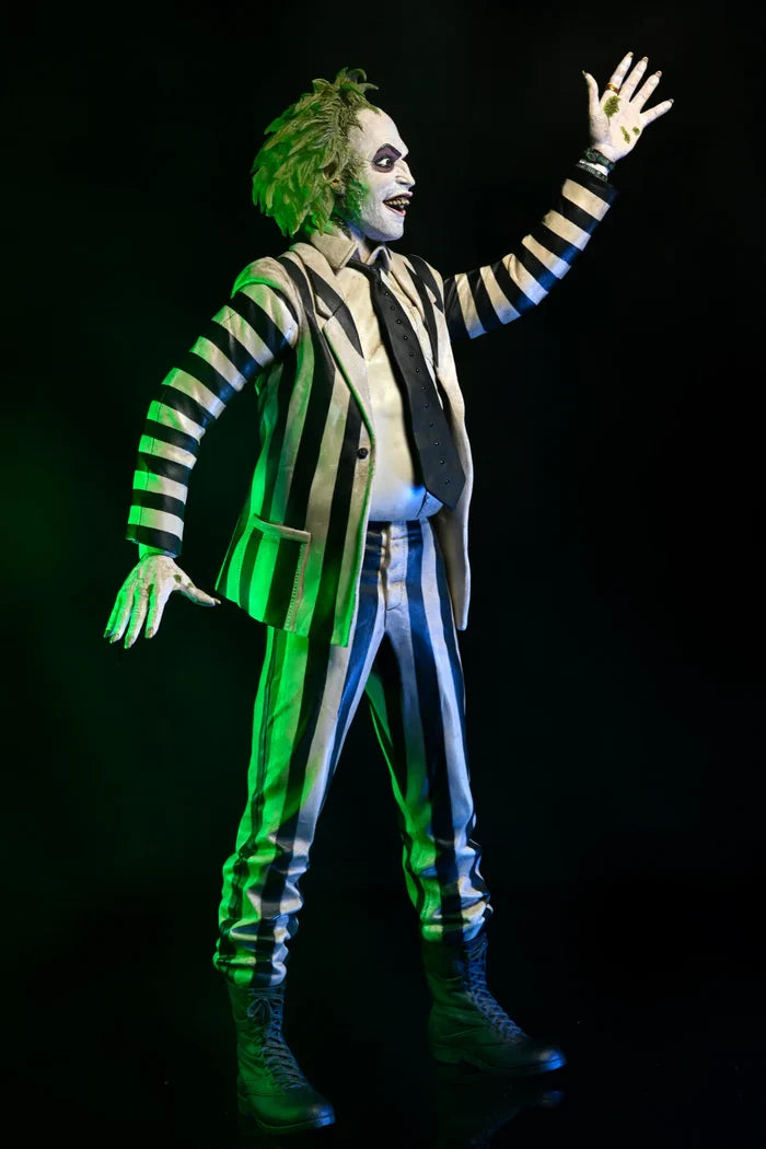 Neca Beetlejuice 1988 - Striped Suit Beetlejuice 1/4 Scale Figure