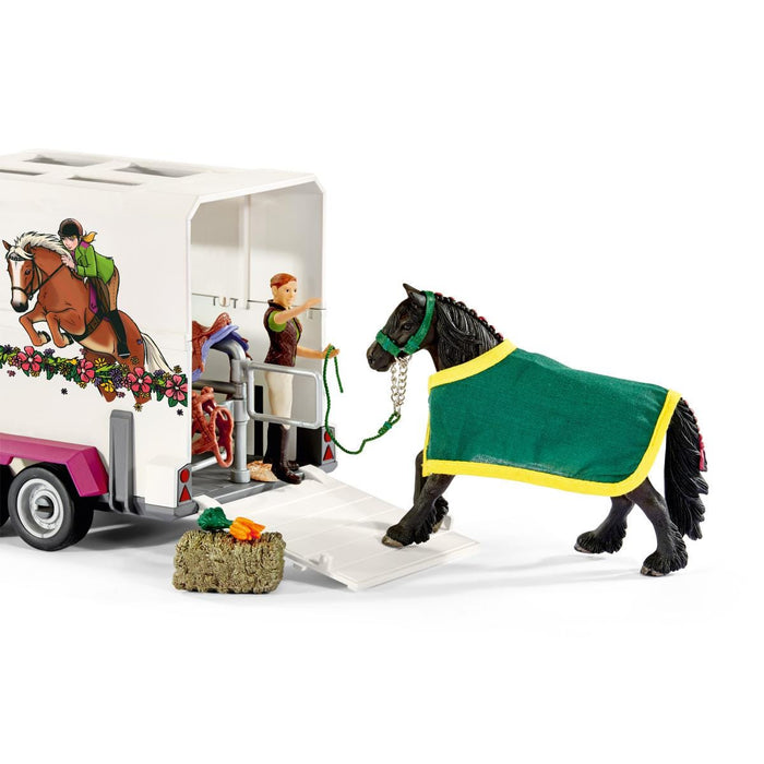 Pick up with horse box