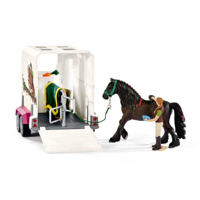 Pick up with horse box