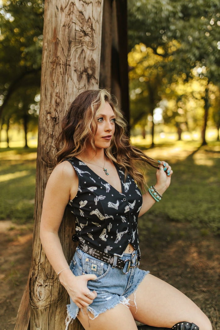 Steer Skull V - neck VestS